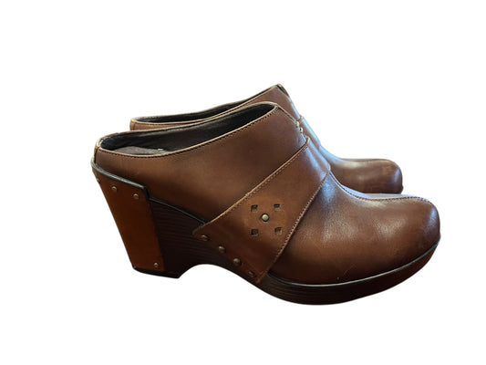 Brown Dansko Heels, 37