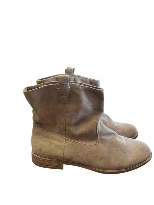 Tan Old Navy Boots, 8