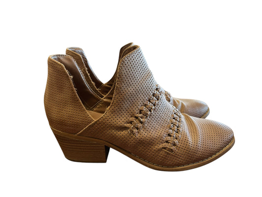 Tan Universal Thread Boots, 8