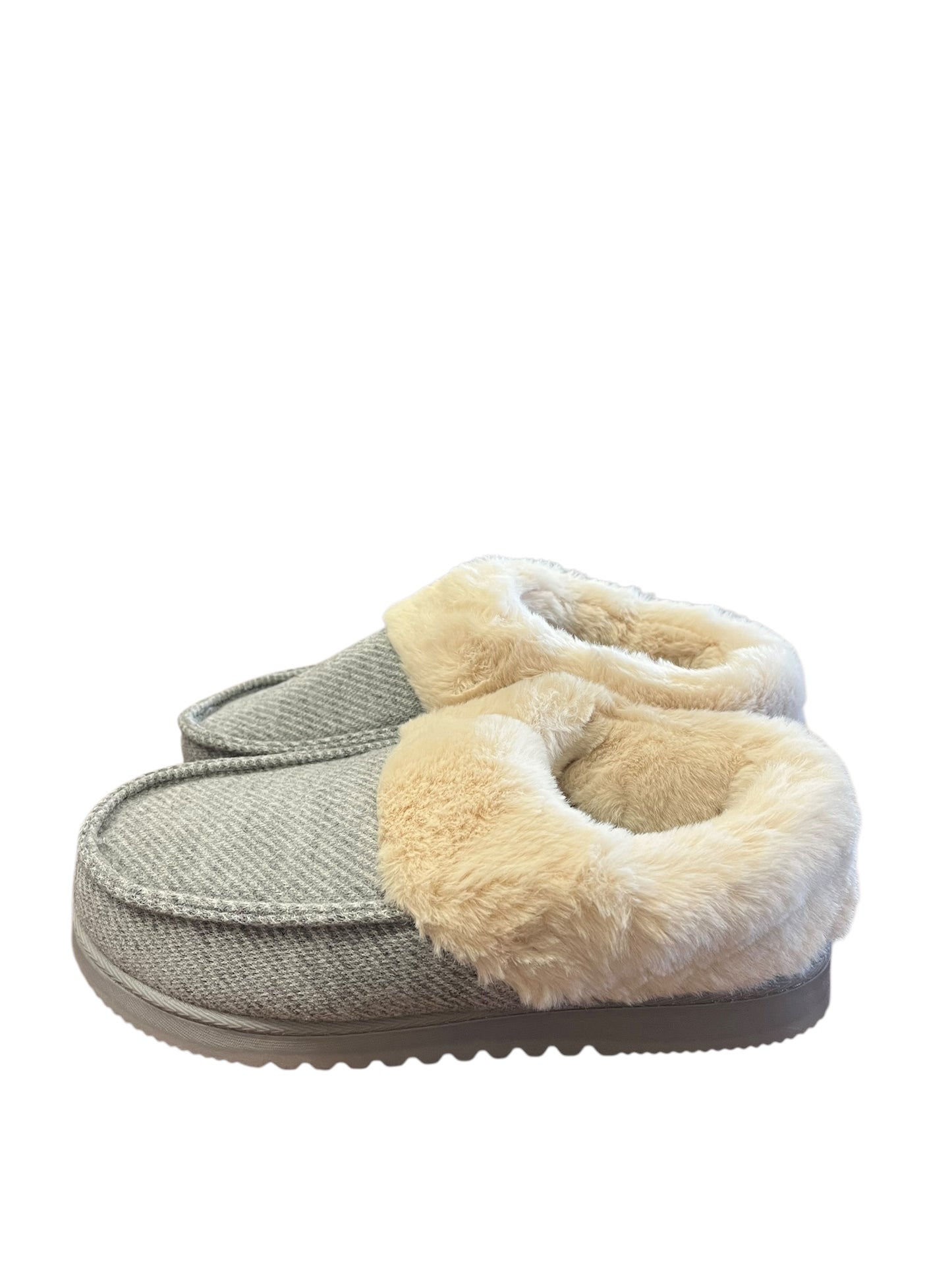 Gray Dearfoams slippers, Large